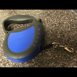 2/$25.00 🌺RETRACTABLE LEASH